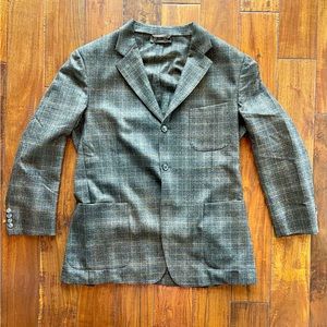 Loro Piand brown plaid virgin wool sport coat size 54. (44R). Pit to pit is 22”